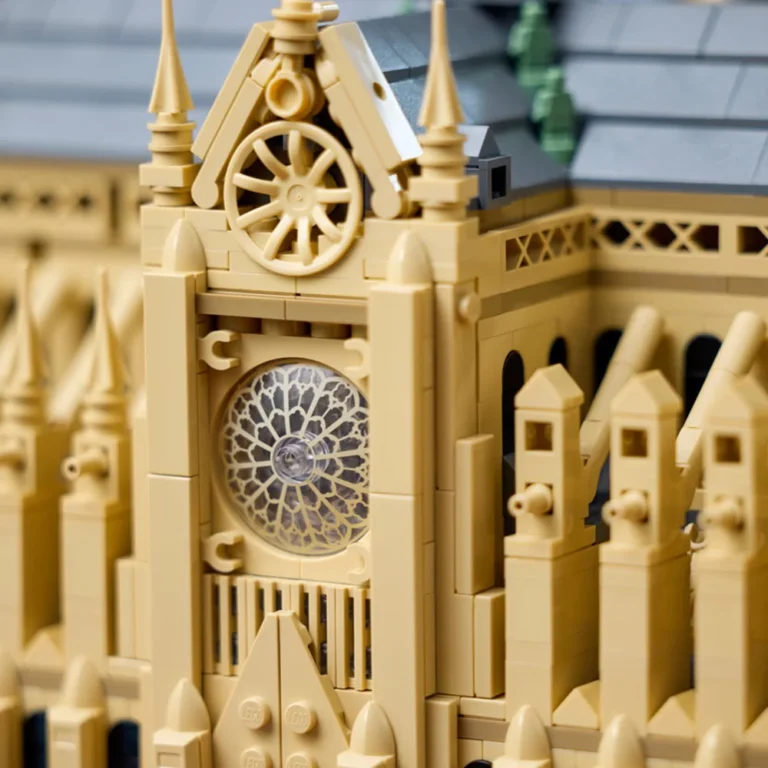 Click to view full screen Notre-Dame de Paris Building Blocks Set Architectural (Without Box) photo review